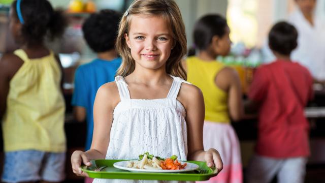Soutien de certaines cantines scolaires : prolongation du dispositif et mise en place d’une assistance téléphonique